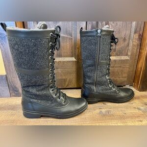 UGGs Elvia Waterproof Tall Lace-Up
Sheepskin Warm Winter Boots Size 8.5
